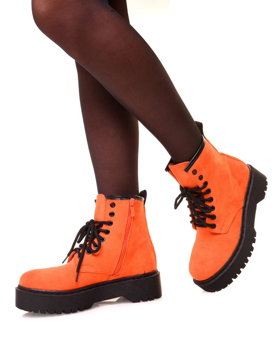 Bottines montantes oranges en suédine à grosse plateforme