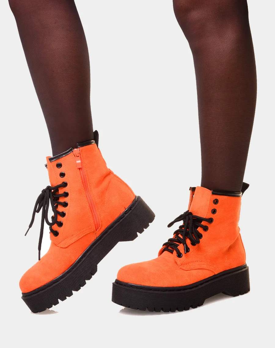 Bottines montantes oranges en suédine à grosse plateforme