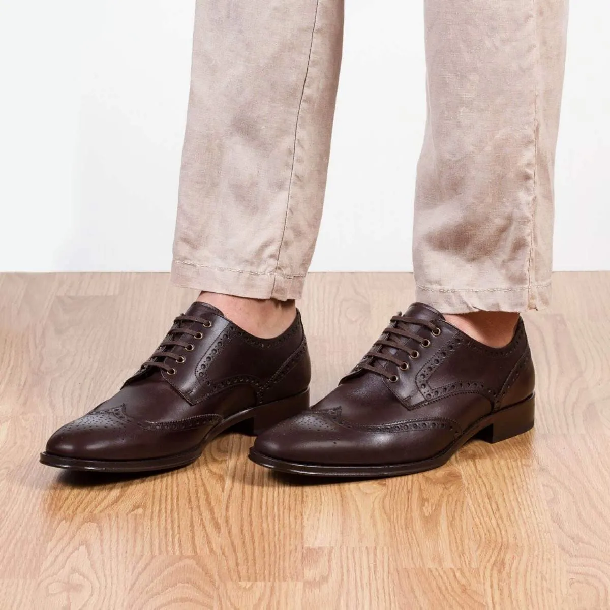 Derbies homme en cuir lisse à bout golf fleuri - Marron