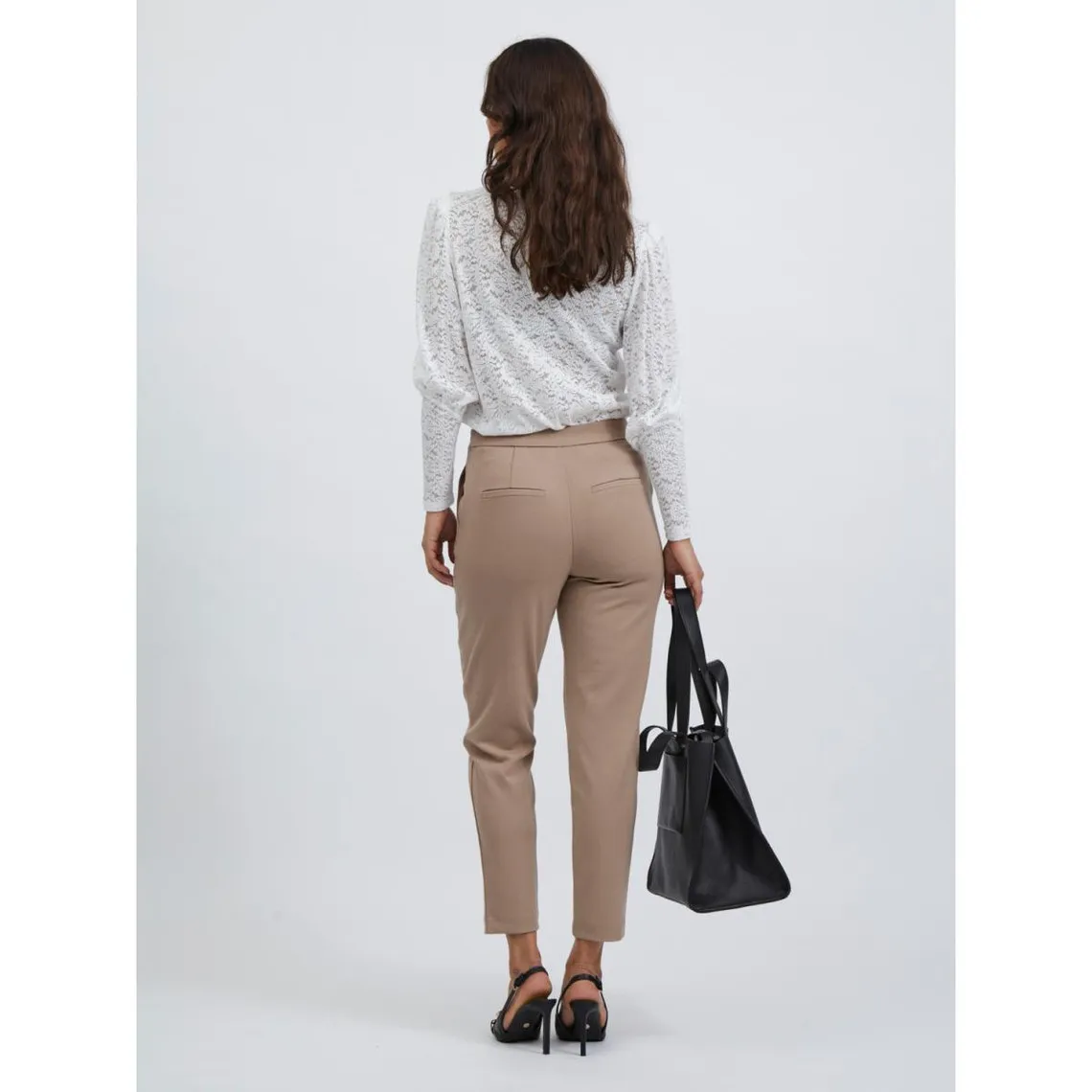 Pantalon de tailleur marron Page | 3 Suisses