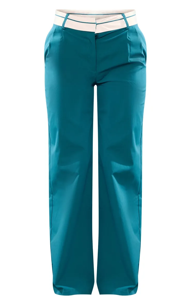 Pantalon droit vert à revers sur la taille